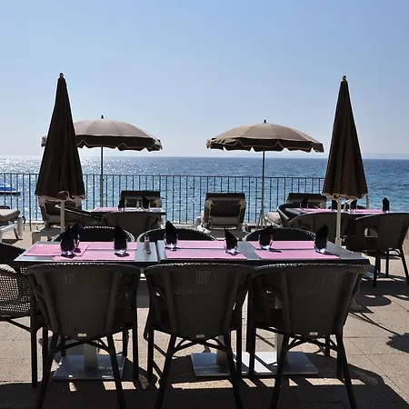De La Otel 3*
