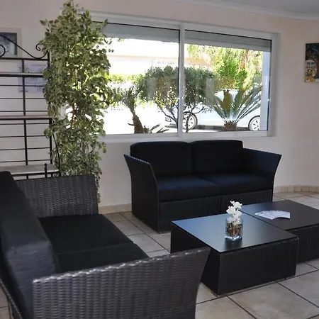 De La Otel 3*