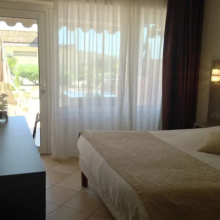 De La 3* Le Lavandou