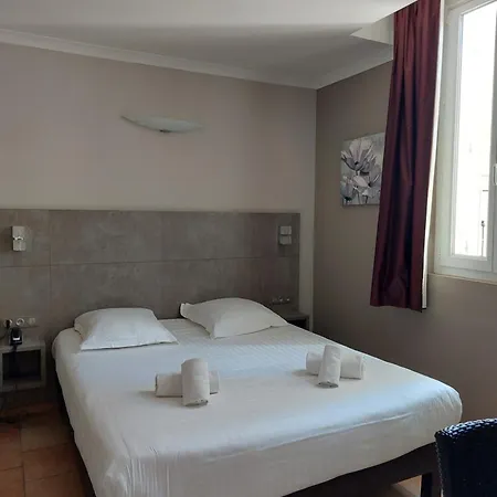 De La Otel 3*