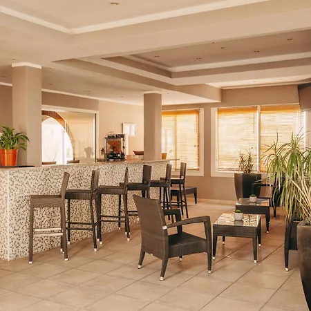 De La Hotel 3*